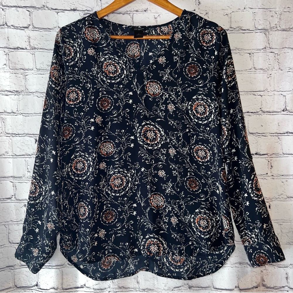 Ann Taylor Women’s Business Casual Long Sleeve Blouse Size Medium